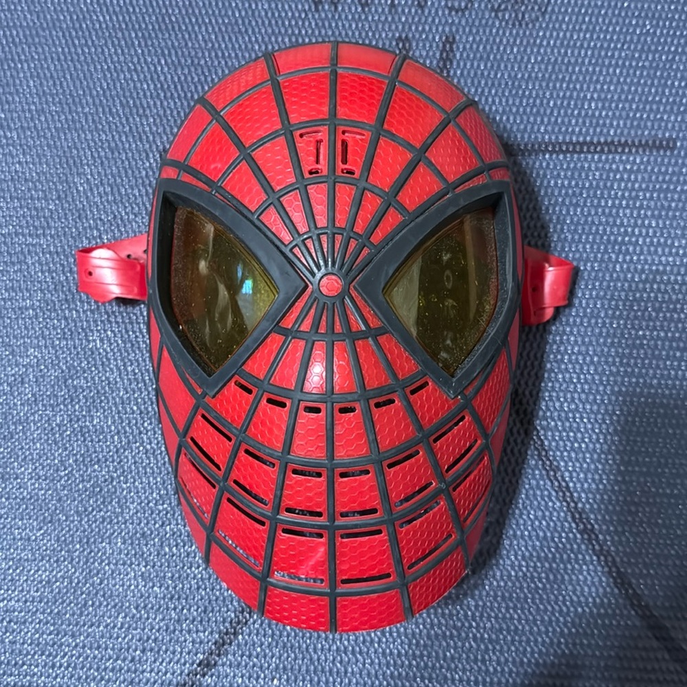 Spiderman mask - hard plastic